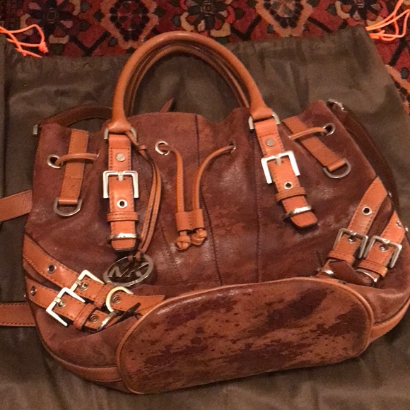 Micharl Kors Beautiful distressed leather Michael Kors Tote in brown - Picture 1 of 7